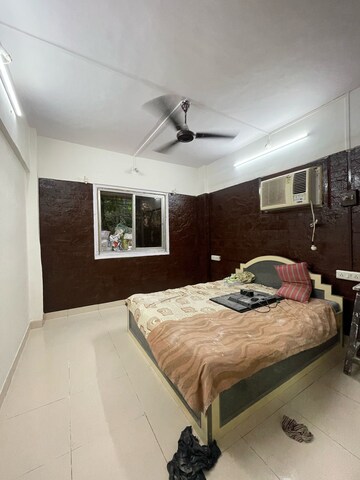 Bedroom in 1 BHK Apartment at Andheri West – for Rent