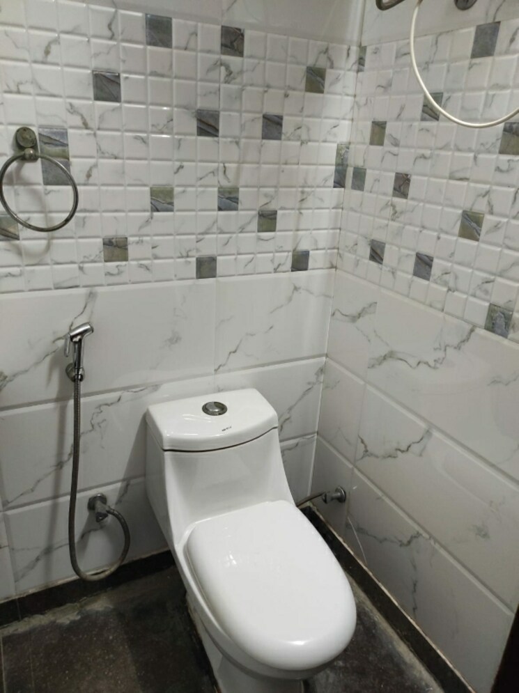 Bathroom, lajpat nagar 4 2 Bedroom 887 Sq.Ft. Independent House In Lajpat Nagar 4 Delhi 8624012