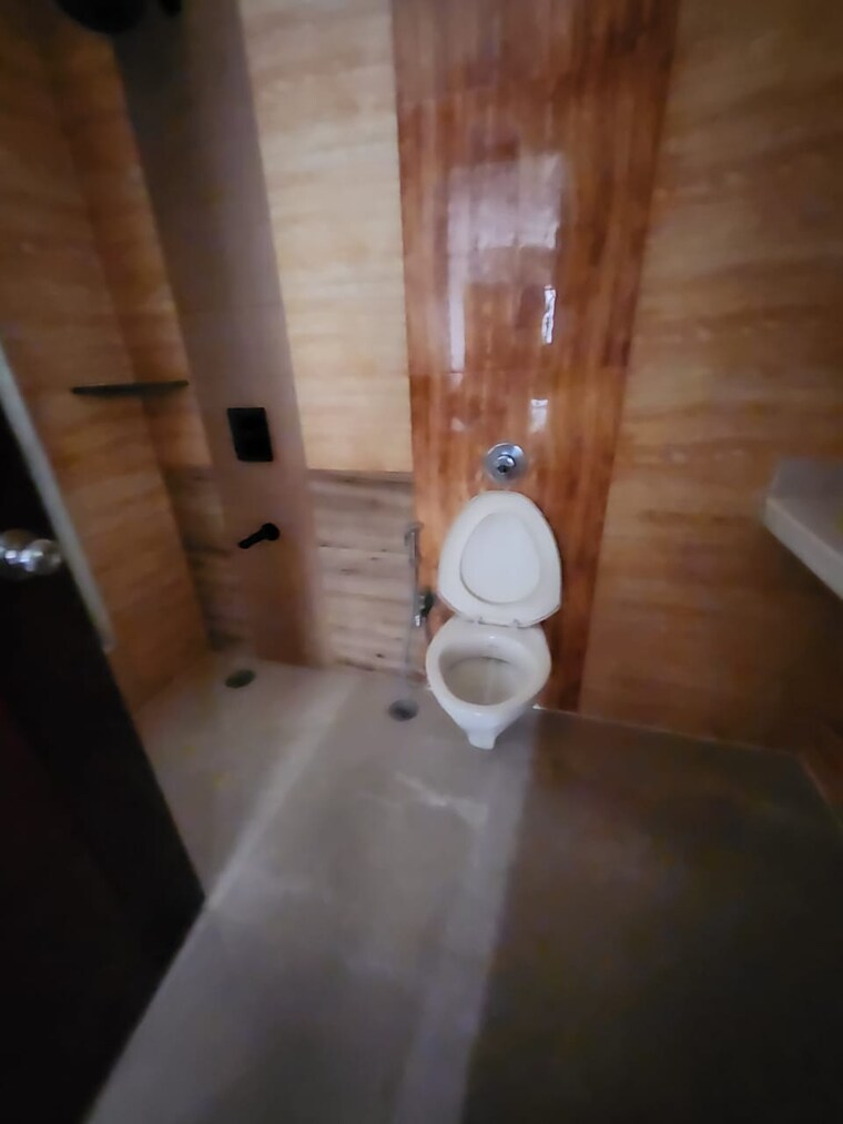 Bathroom, bianca-tower 3 Bedroom 1250 Sq.Ft. Apartment In Andheri West Mumbai 8624033