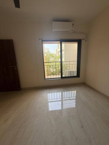 Room in 2 BHK Apartment at Chaitanya Anand Lunkhod CHSL, Andheri West – for Rent