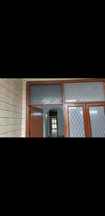 Room in 2 BHK Independent House at Lajpat Nagar 4 – for Rent