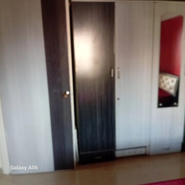 Room in 1 BHK Apartment at Vegas Plaza, Owale – for Rent