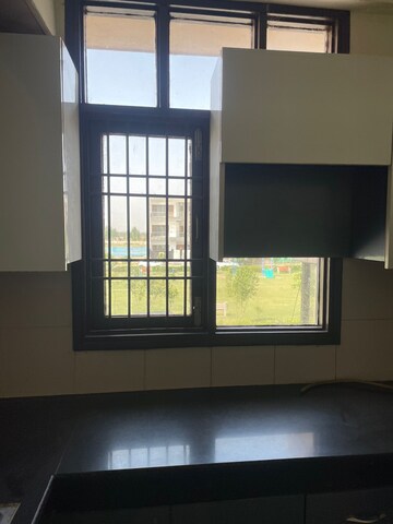 Room in 2 BHK Apartment at Wave Prime Floors, Wave City – for Rent