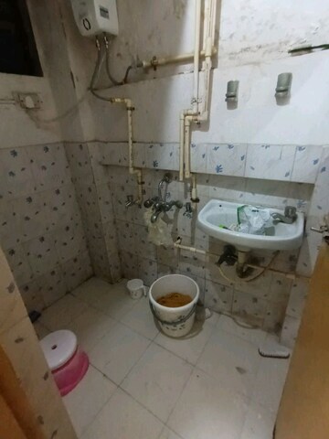 Bathroom in 1 BHK Apartment at Kharghar – for Rent