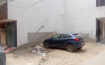 Plot For Sale in Krishna Colony