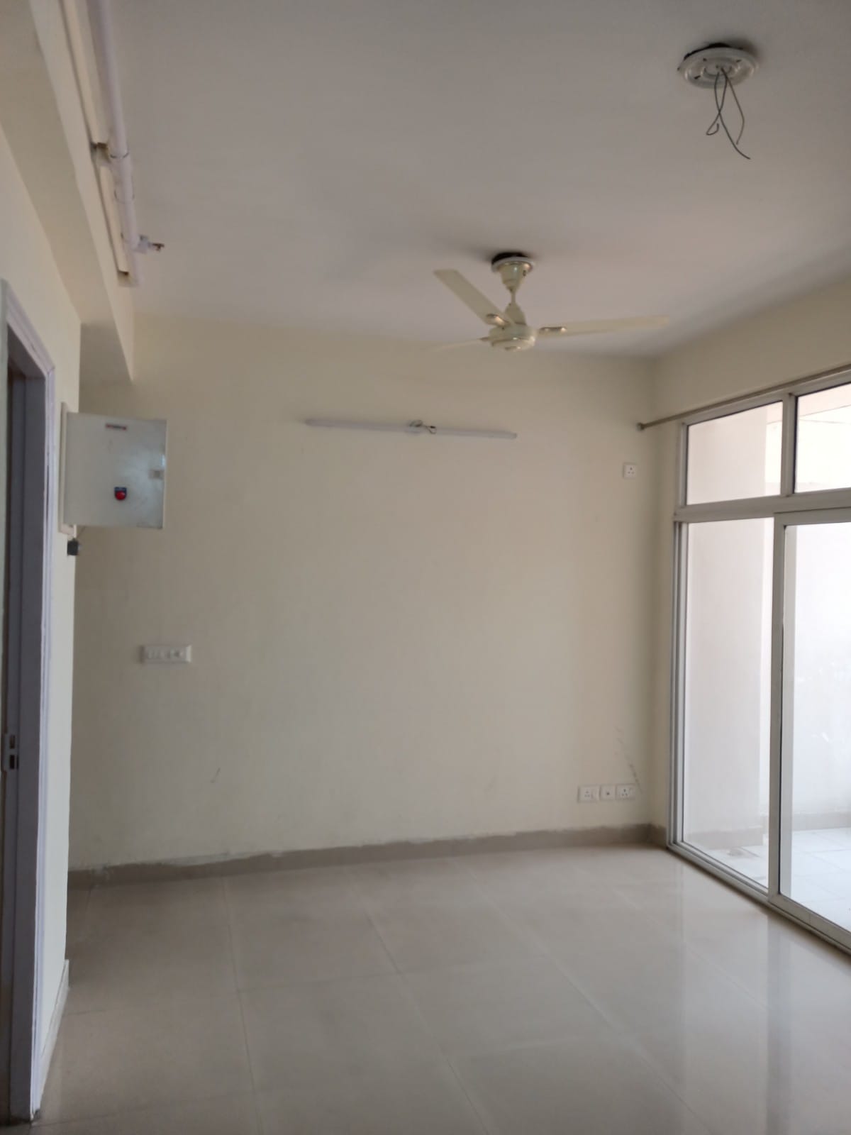3 BHK + Extra Room Apartment For Rent in Emenox La Solara