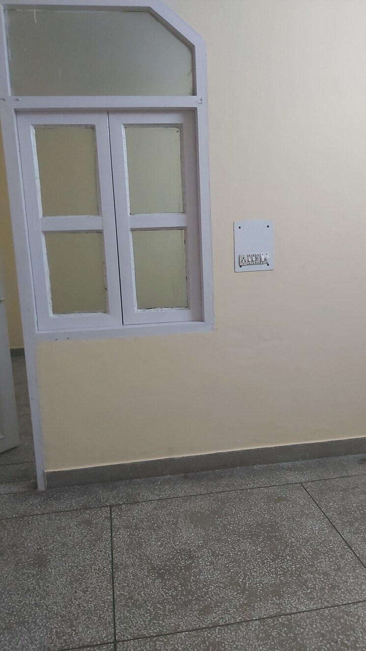 Room, mayur vihar 2.5 Bedroom 600 Sq.Ft. Builder Floor In Mayur Vihar Delhi 8624273