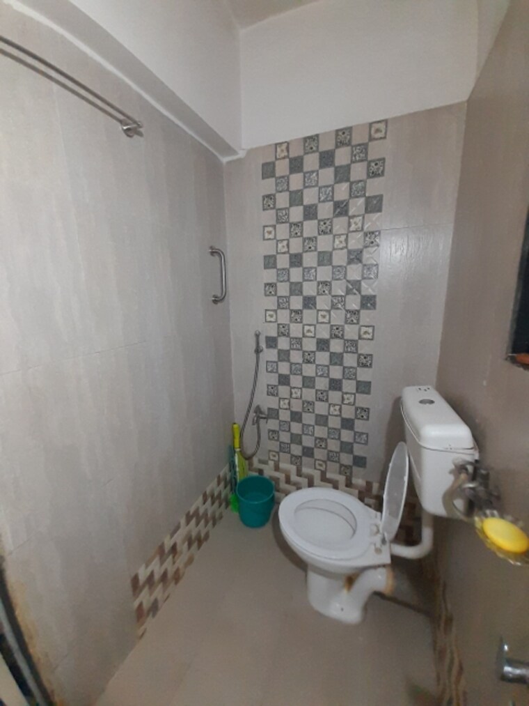 Bathroom, hubtown-greenwoods 2 Bedroom 530 Sq.Ft. Apartment In Vartak Nagar Thane 8624282