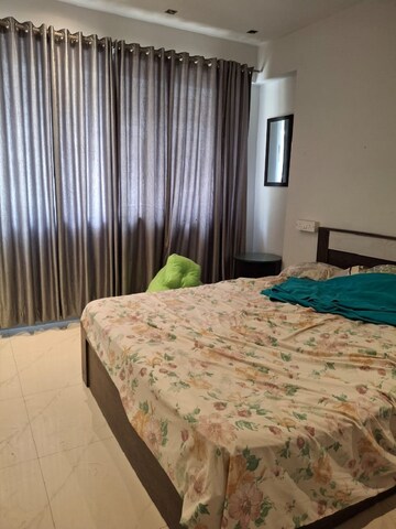 Bedroom in 1 RK Apartment at Bandra West – for Rent
