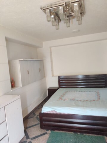 1 RK Builder Floor For Rent in Green Park Extension