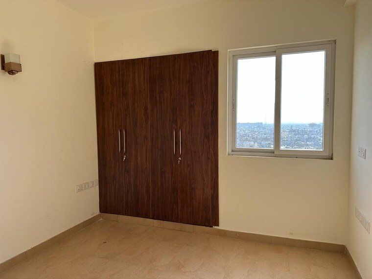 Room, aims-golf-city 2 Bedroom 950 Sq.Ft. Apartment In Sector 75 Noida 8624286