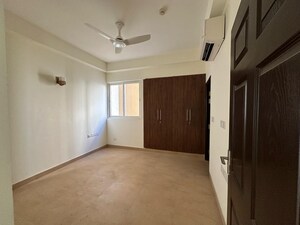 Room in 2 BHK Apartment at Aims Golf City, Sector 75 – for Sale