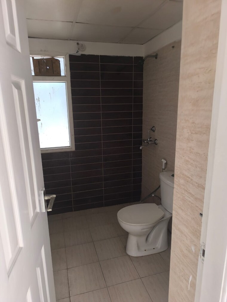 Bathroom, aims-golf-city 2 Bedroom 950 Sq.Ft. Apartment In Sector 75 Noida 8624286