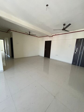 Room in 4 BHK Apartment at Varad Heights, Tilak Nagar – for Sale