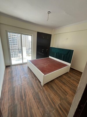 Bedroom in 2.5 BHK Apartment at Aims Golf City, Sector 75 – for Sale