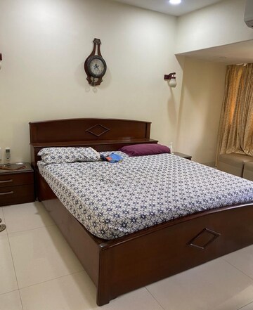 Bedroom in 2 BHK Apartment at Woodland Apartment, Andheri West – for Rent