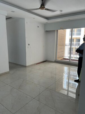 Room in 2 BHK Apartment at Eldeco Latitude 27, Iim Road – for Sale