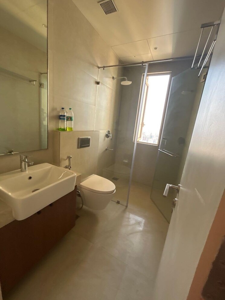 Bathroom, indiabulls-sky-forest 3 Bedroom 2560 Sq.Ft. Apartment In Lower Parel Mumbai 8624358