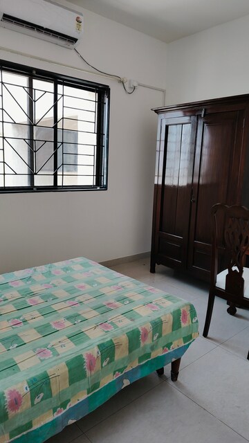 Room in 2 BHK Apartment at Magarpatta City Roystonea, Hadapsar – for Rent