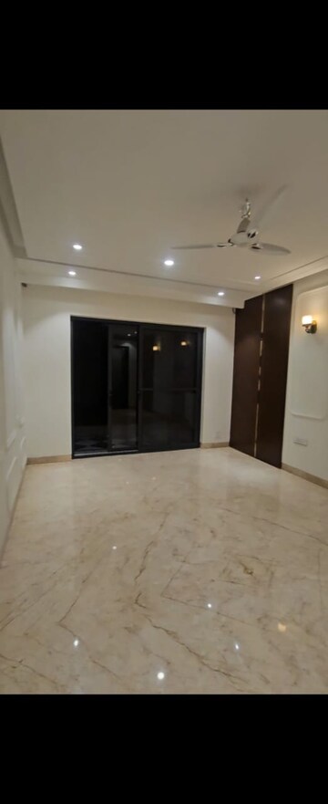2 BHK Apartment For Sale in VVIP Addresses, Raj Nagar Extension