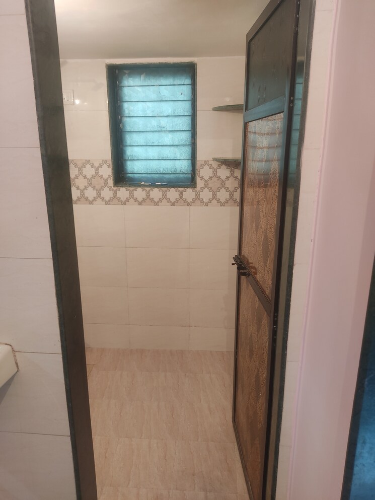 Bathroom, krishna-sthal-nandanvan 1 Bedroom 525 Sq.Ft. Apartment In Mira Road Thane 8624401