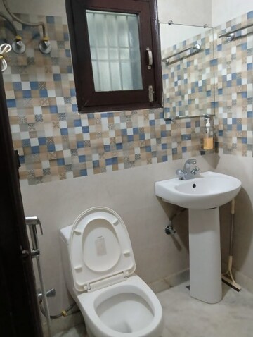 Bathroom in 3 BHK Builder Floor at Rajendra Nagar Sector 3 – for Sale