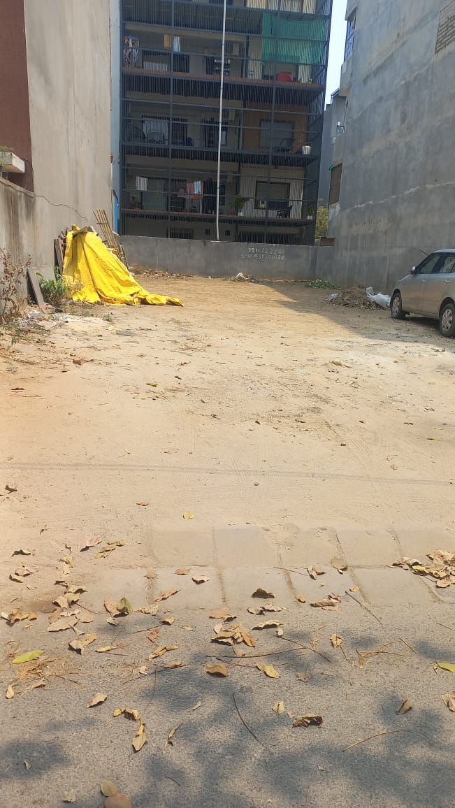 Plot For Sale in Sushant Lok 3