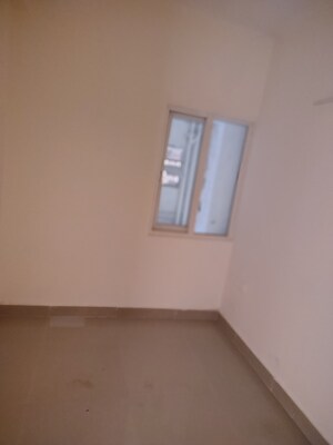 Room in 2 BHK Apartment at Panchsheel Greens, Sector 16 Greater Noida – for Sale