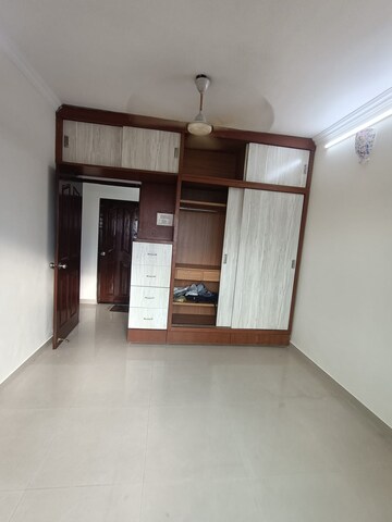 Room in 2 BHK Apartment at Seawoods – for Rent