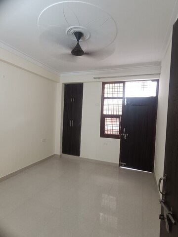 Room in 3 BHK Builder Floor at Ansal API Esencia, Sector 67 – for Rent