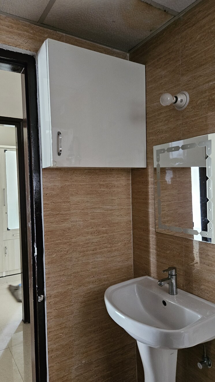 Bathroom, rishita-manhattan 3 Bedroom 1554 Sq.Ft. Apartment In Gomti Nagar Lucknow 8624461