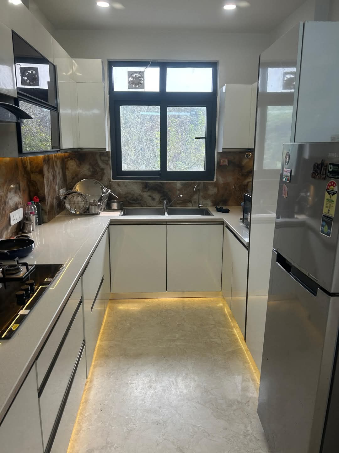 2 BHK + Pooja Room Builder Floor For Rent in Sector 4