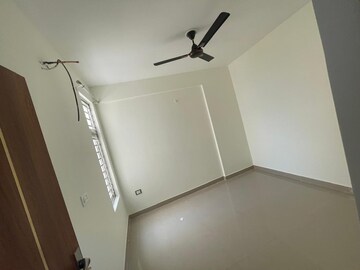 Furnished Amenities in 3 BHK Apartment at ROF Amaltas, Sector 92 – for Rent
