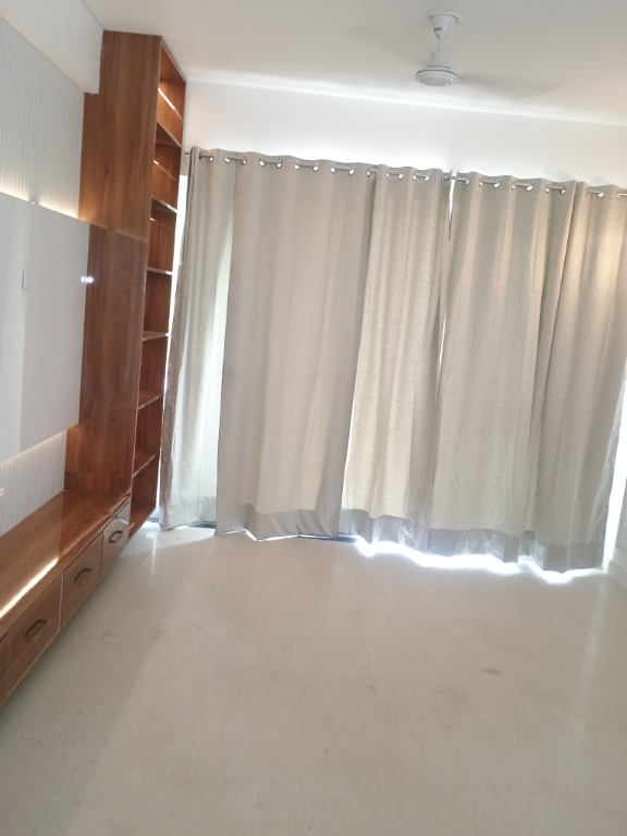 3 BHK + Extra Room 2380 Sq.Ft. Builder Floor in BPTP Amstoria