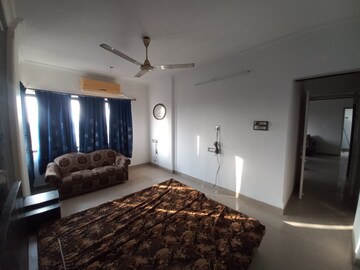 Bedroom in 2 BHK Apartment at Seawoods – for Rent
