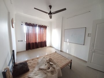 Living Room in 2 BHK Apartment at Seawoods – for Rent