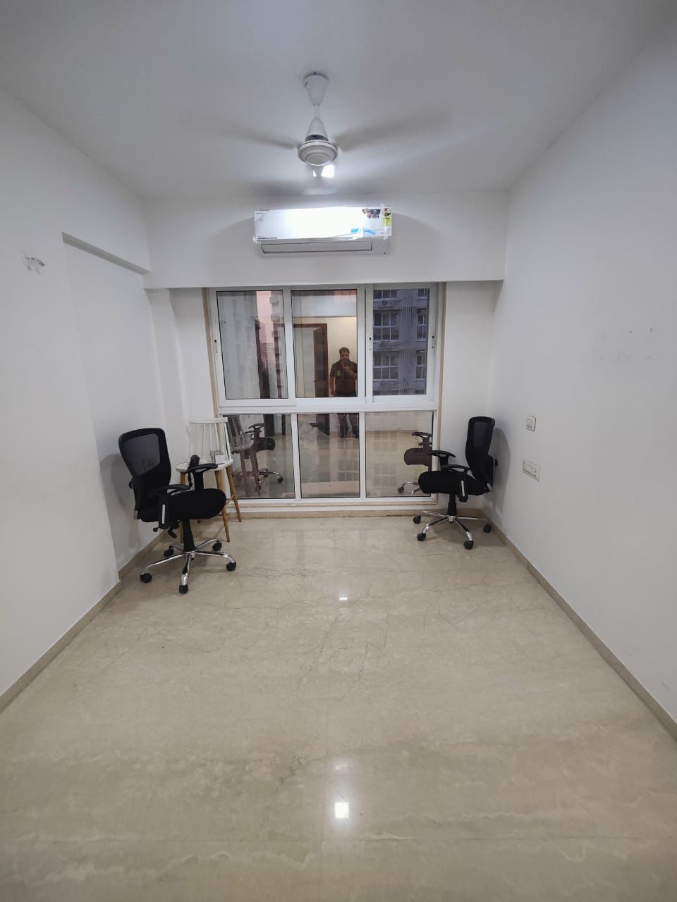 2 BHK Apartment For Rent in Platinum Life