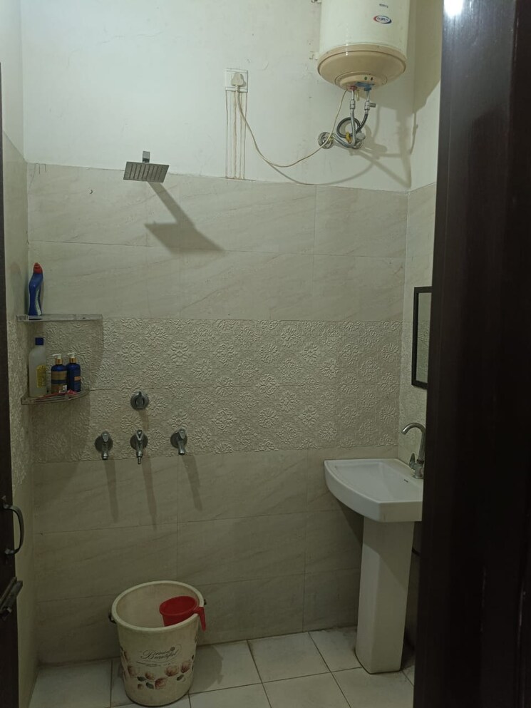 Bathroom, dhakoli 3 Bedroom 1400 Sq.Ft. Builder Floor In Dhakoli Zirakpur 8624538