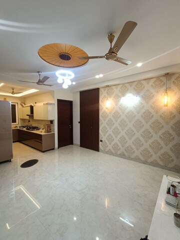 Master Bedroom in 2 BHK Builder Floor at Sector 4 – for Rent