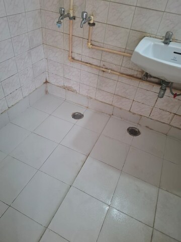 Bathroom in 3 BHK Apartment at Ardee Pavilion Villas, Sector 52 – for Rent