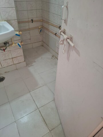 Bathroom in 3 BHK Apartment at Ardee Pavilion Villas, Sector 52 – for Rent