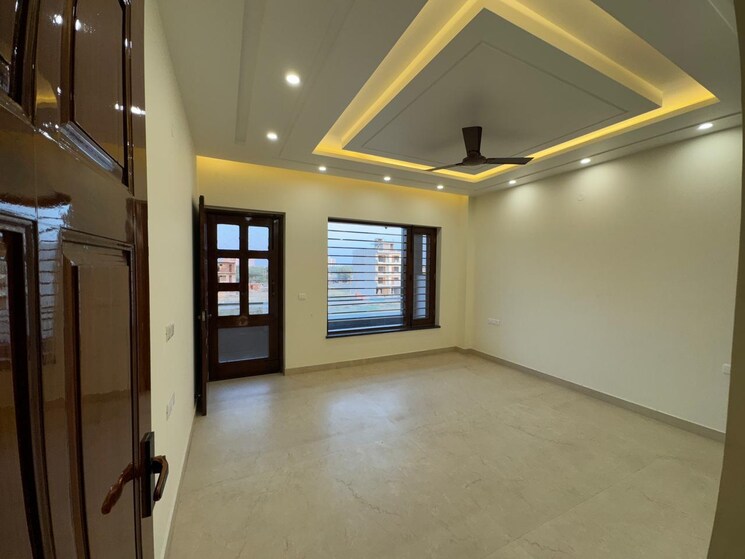 Room, parklands 4 Bedroom 2250 Sq.Ft. Builder Floor In Sector 85 Faridabad 8624721