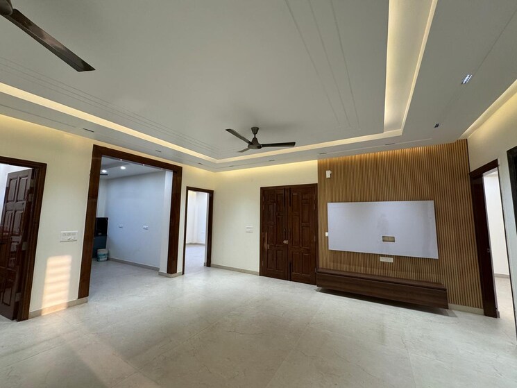 Room, parklands 4 Bedroom 2250 Sq.Ft. Builder Floor In Sector 85 Faridabad 8624721