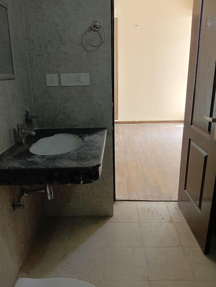 Bathroom, paarth-aadyant 3 Bedroom 1490 Sq.Ft. Apartment In Gomti Nagar Lucknow 8624760