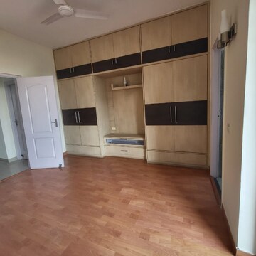 Room in 3 BHK Apartment at Central Park II-Bellevue, Tikri – for Rent