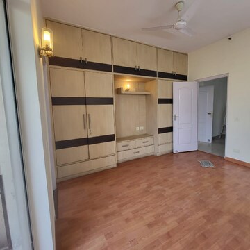 Room in 3 BHK Apartment at Central Park II-Bellevue, Tikri – for Rent