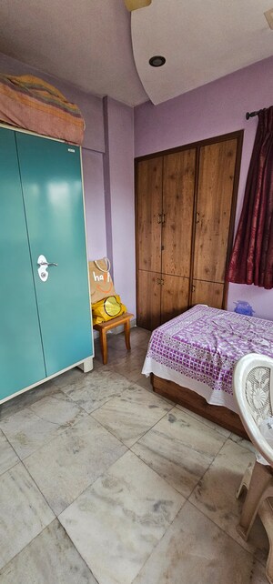 Room in 2 BHK Apartment at Vikash Complex CHS, Thane West – for Sale