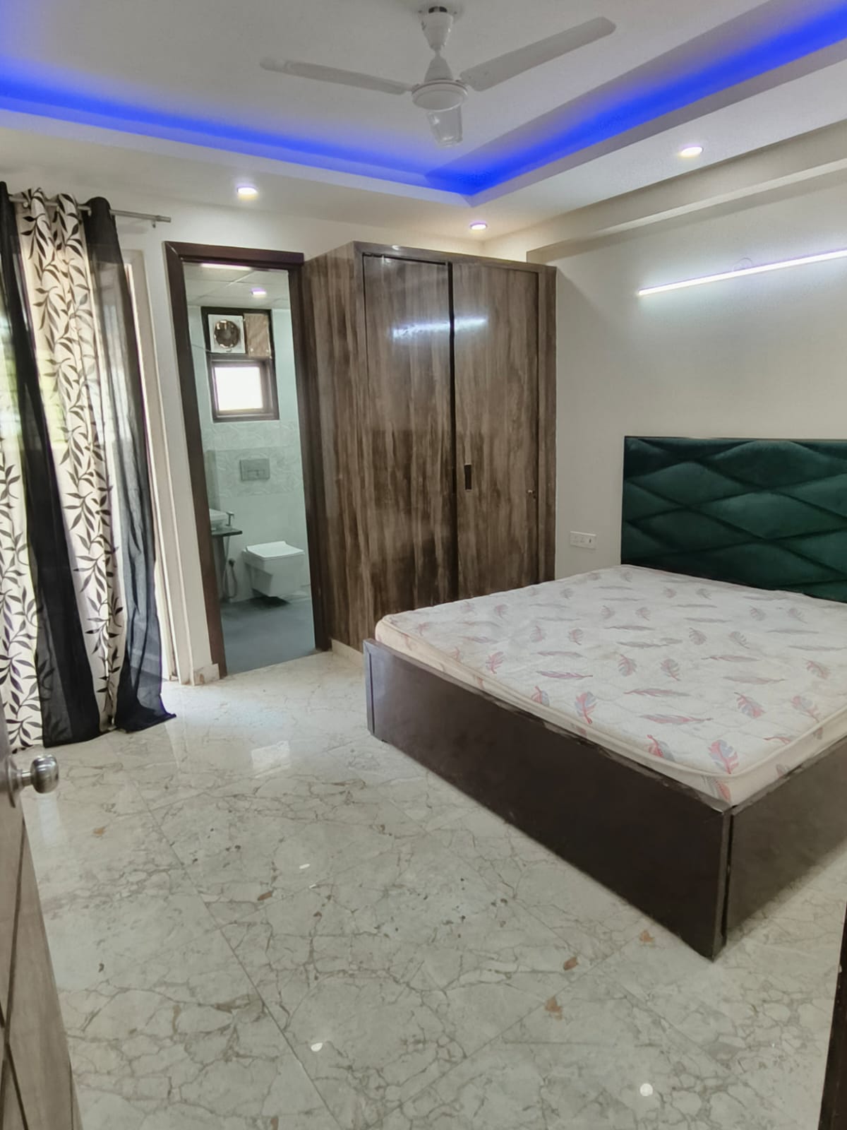 3 BHK 1760 Sq.Ft. Apartment in DLF Express Greens