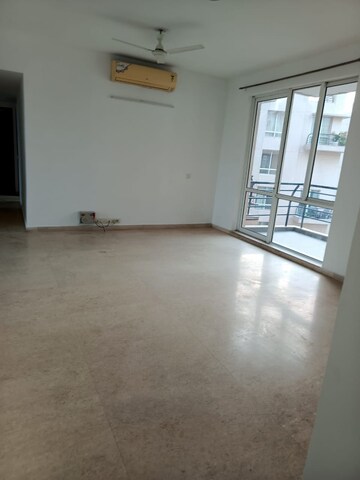 Room in 3 BHK Apartment at DLF Express Greens, Manesar Sector 1a – for Sale