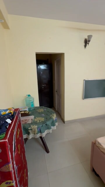 Furnished Amenities in 4 BHK Apartment at Ridge View Apartment, Sector 21c – for Rent